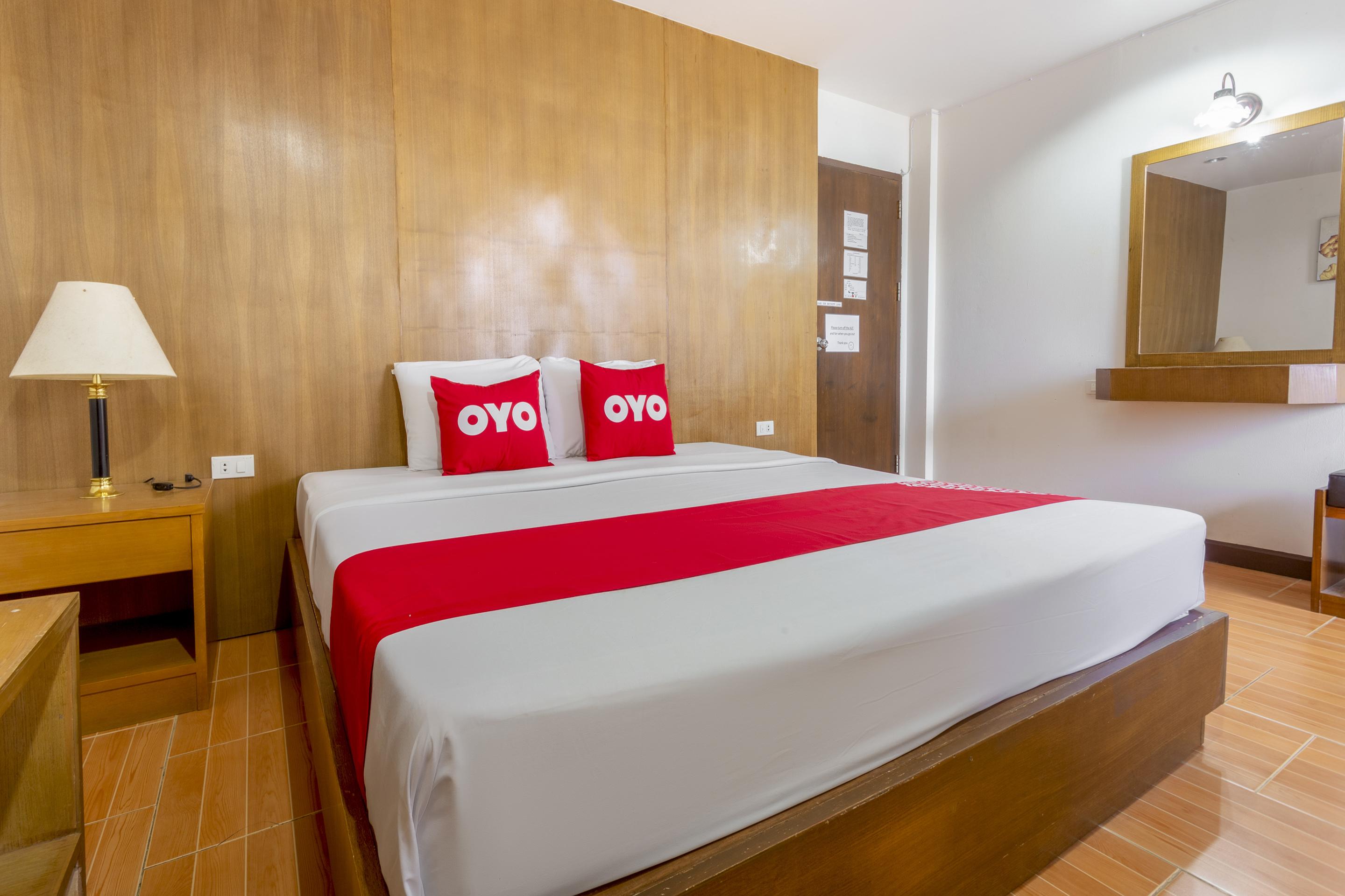 Super Oyo 1096 Winner Inn Hotel Chiang Mai Buitenkant foto