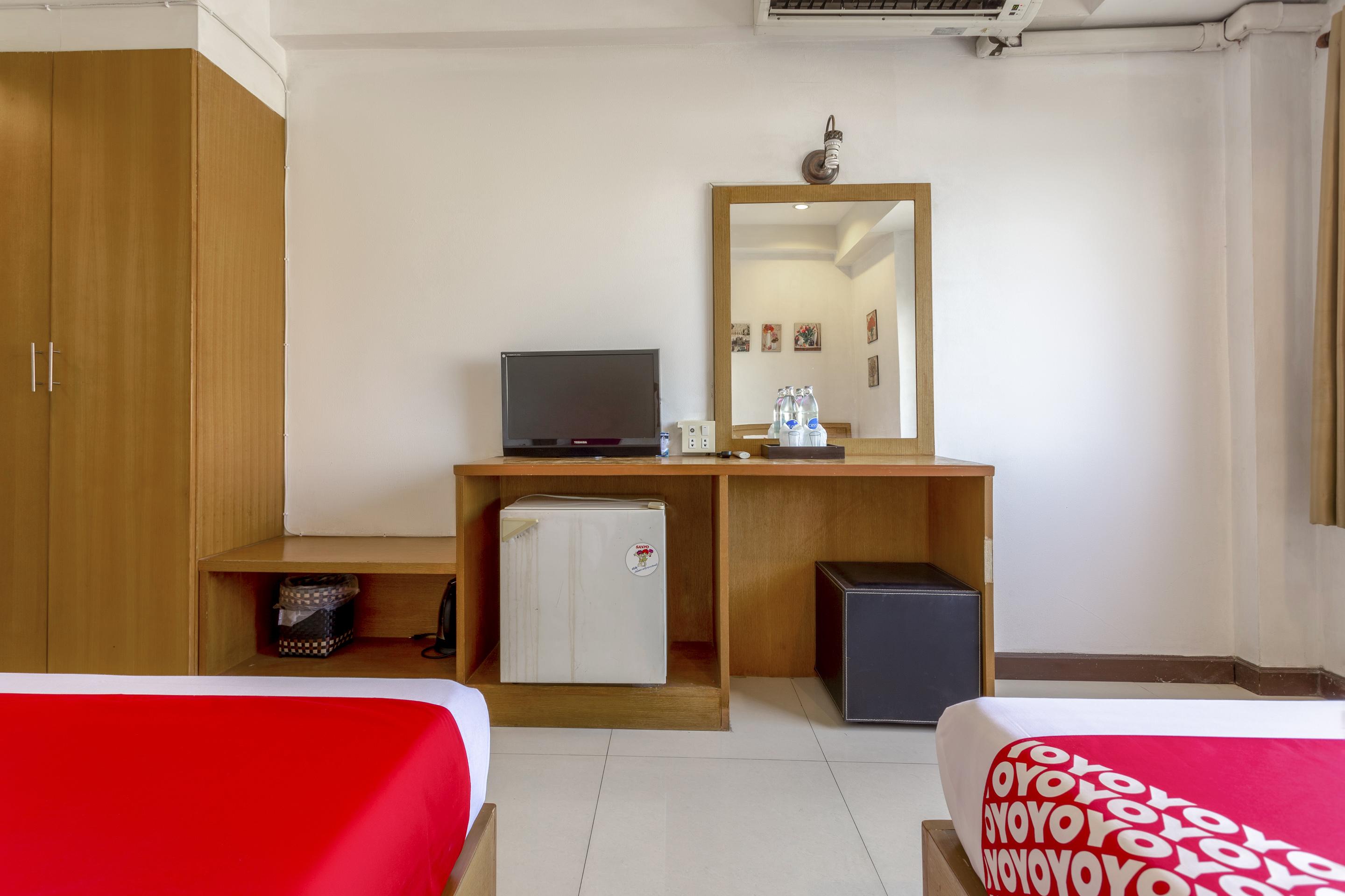 Super Oyo 1096 Winner Inn Hotel Chiang Mai Buitenkant foto