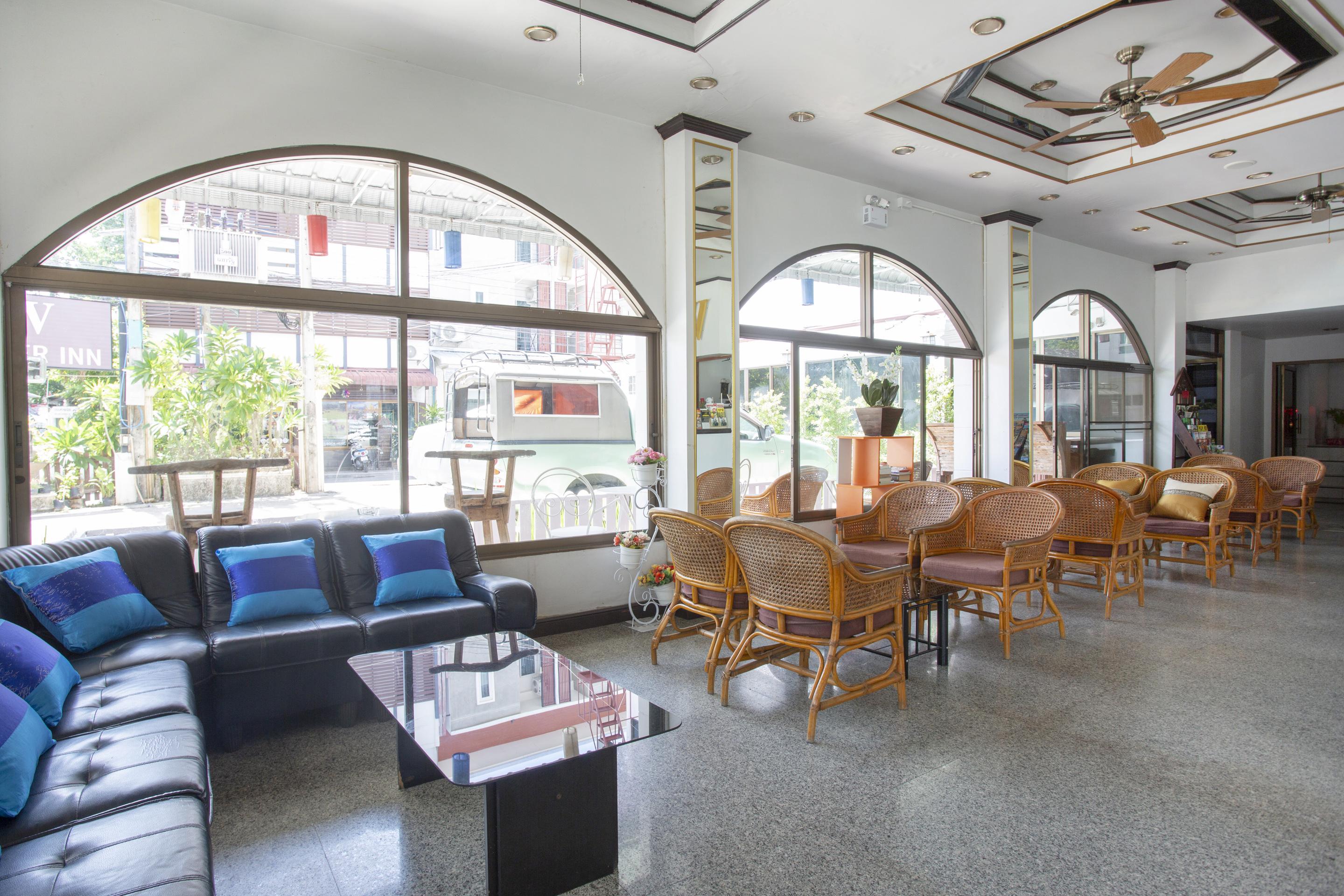 Super Oyo 1096 Winner Inn Hotel Chiang Mai Buitenkant foto