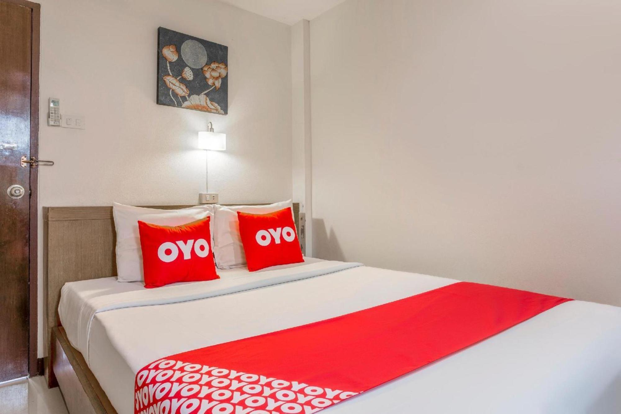 Super Oyo 1096 Winner Inn Hotel Chiang Mai Buitenkant foto