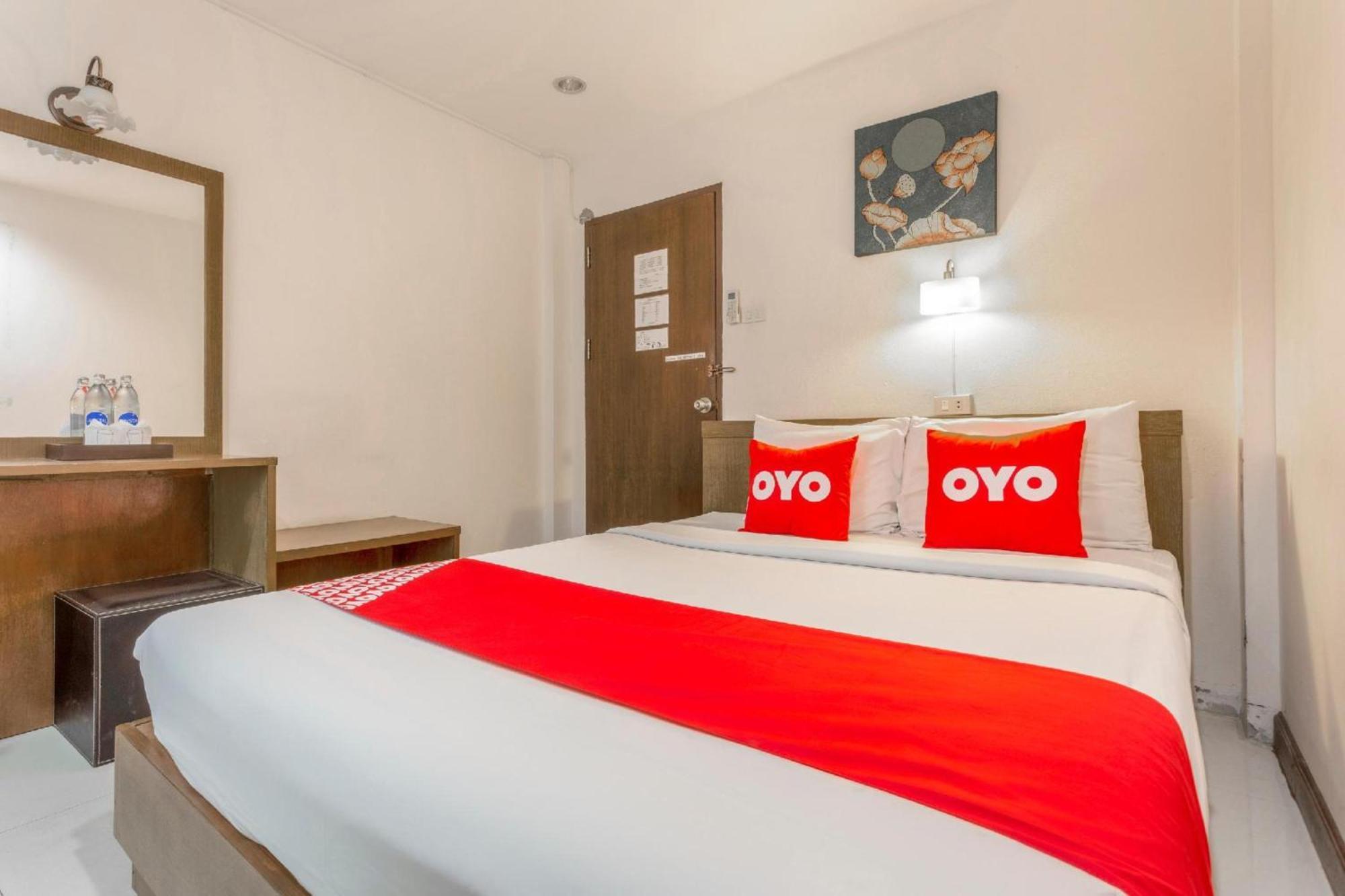 Super Oyo 1096 Winner Inn Hotel Chiang Mai Buitenkant foto