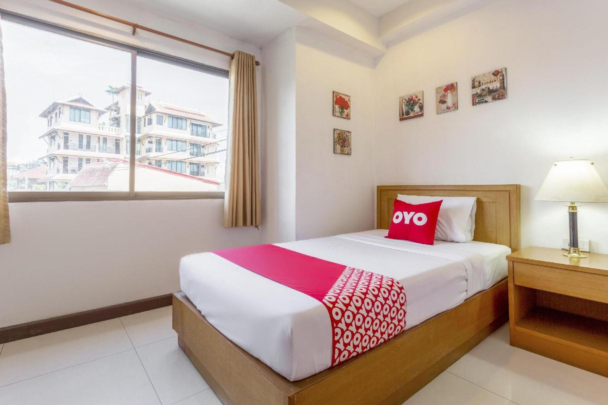 Super Oyo 1096 Winner Inn Hotel Chiang Mai Buitenkant foto