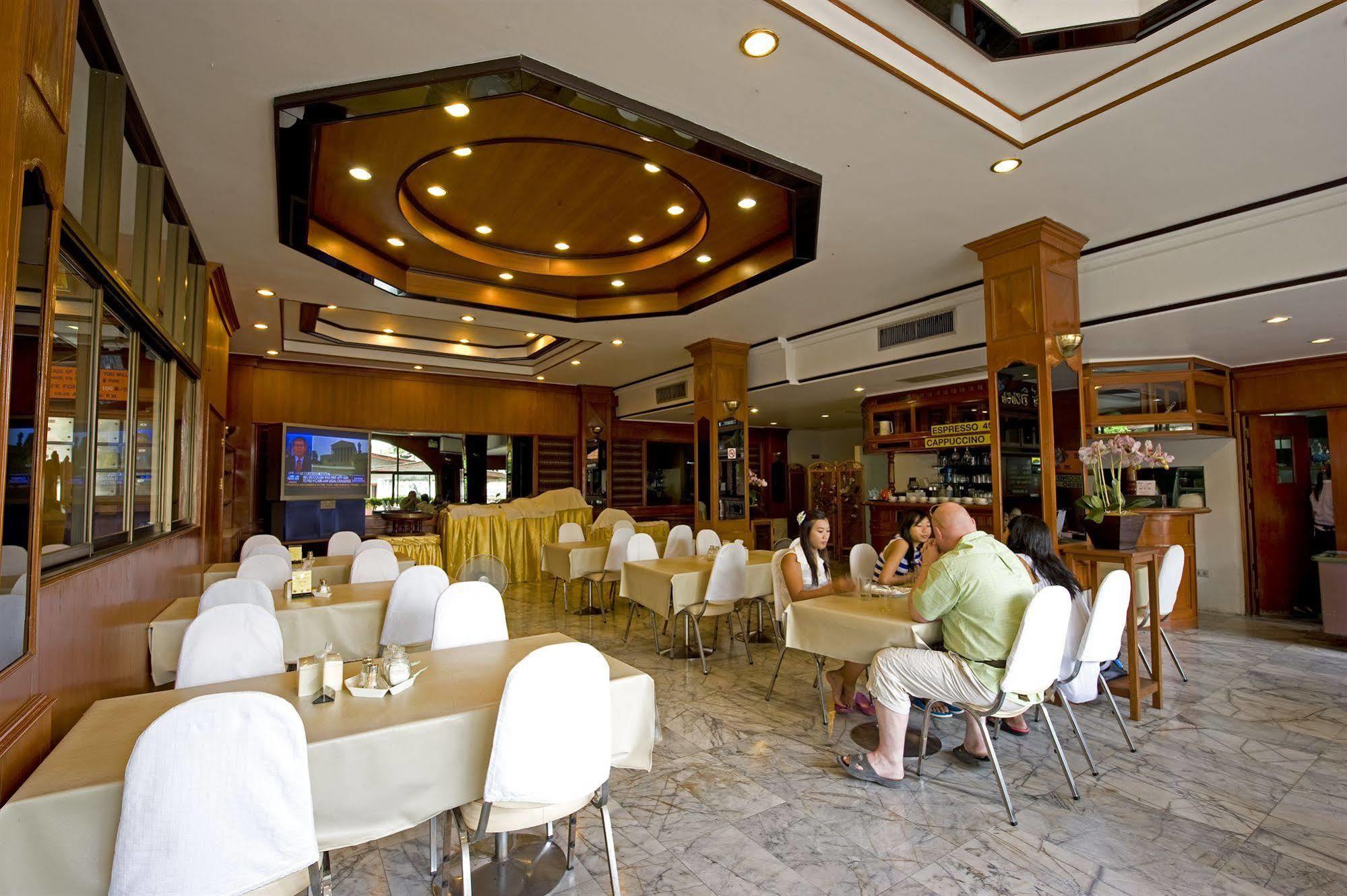Super Oyo 1096 Winner Inn Hotel Chiang Mai Buitenkant foto
